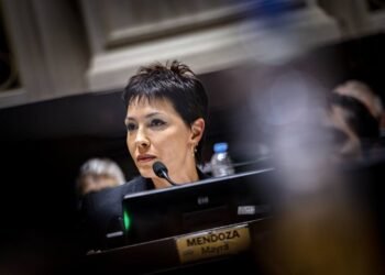 La diputada Mayra Mendoza celebra la media sanción de la Ley Ema contra la violencia digital