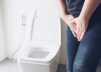 La sorprendente conexión entre la grasa abdominal y la incontinencia urinaria en mujeres