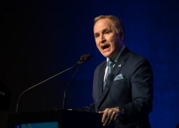 Lamelas reafirma la neutralidad de EE.UU. sobre Malvinas y promete avances en la visa para argentinos