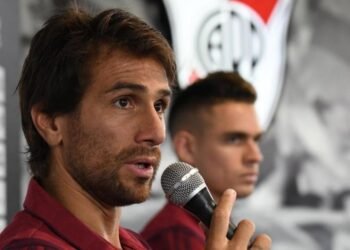 Leonardo Ponzio dirigió su primera práctica como entrenador de River
