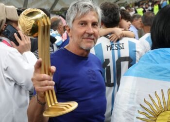 Los grandes del fútbol argentino rinden homenaje a Jorge Messi