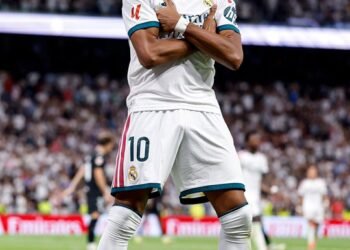 Mbappé brilla con un hat-trick y el Real Madrid se impone a la Real Sociedad
