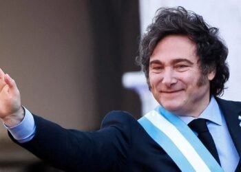 Milei apoya a Messi tras la emotiva carta por la muerte de su padre