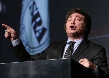 Milei se desploma en el ranking de presidentes de América Latina