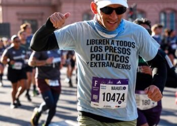 Nahuel Gallo corre libre en la media maratón de Buenos Aires y envía un emotivo mensaje