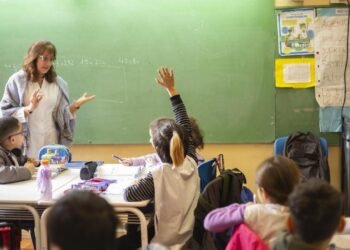 Nuevo protocolo de cuidado en escuelas de CABA busca promover la limpieza y el orden