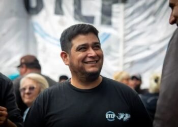 Organizaciones marchan al Ministerio de Economía por el endeudamiento familiar
