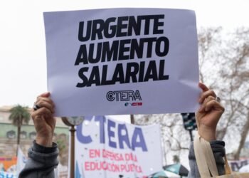Paro docente nacional: fuerte adhesión en Buenos Aires y dispar en el resto del país