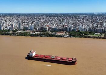 Paro en puertos: gremios desafían la desregulación del Gobierno