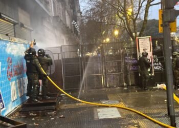 Protestas contra la Ley de Propiedad Privada dejan tres detenidos en el Congreso