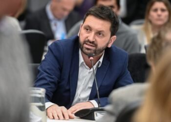 Proyectos de ley para regular el uso de billeteras virtuales y frenar el sobreendeudamiento