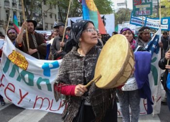 Rechazo masivo a la Ley de Tierras en redes sociales