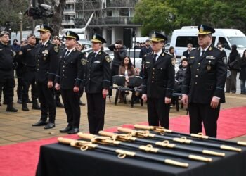Reconocimiento a cinco comisarios generales por su liderazgo en la Policía de la Ciudad