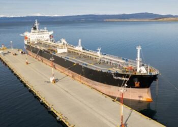 Repudio por la llegada de un buque británico a Ushuaia