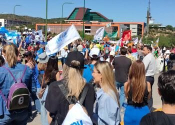 Salarios estatales en San Luis, por debajo de la canasta familiar