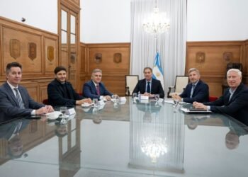 Santilli y gobernadores del Centro se reúnen para discutir infraestructura vial y energética