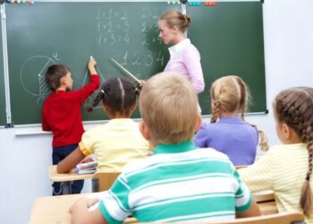 Solo la mitad de los alumnos logra sexto grado con conocimientos adecuados en Lengua y Matemática