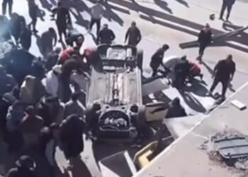Tragedia en Mendoza: un muerto y varios heridos tras caída de vehículos de un puente