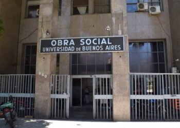 Tragedia en Recoleta: joven fallece tras caer del tercer piso de la UBA