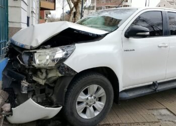 Trágico accidente en La Plata: falleció un hombre al descompensarse al volante