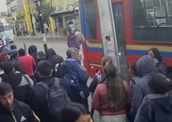 Trágico accidente en Moreno: una mujer muere atropellada por colectivo