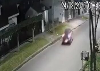 Trágico accidente en Quilmes: una mujer pierde la vida tras chocar contra un comercio