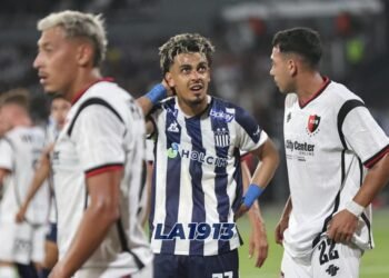 Vélez se refuerza con Ronaldo Martínez a días del choque ante Boca