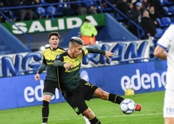 Vélez y Defensa y Justicia empatan en un vibrante duelo