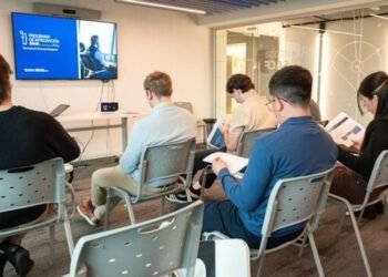 EANA y UTN lanzan programa de pasantías para futuros profesionales en navegación aérea