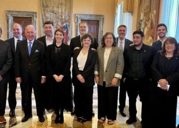 El Papa recibe un informe crítico sobre la gestión de Milei previo a su visita a Argentina