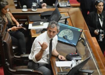El oficialismo busca sortear la presión opositora en el Congreso