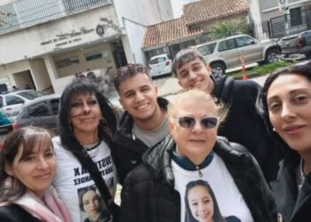 Familiares de víctimas de homicidio marchan en Lomas de Zamora exigiendo justicia