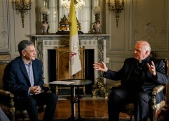 Jorge Macri se reúne con el nuevo nuncio apostólico Michael Wallace Banach