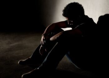 La UBA presenta una guía para detectar el riesgo suicida en jóvenes