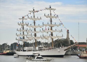 La fragata ARA Libertad regresa a Buenos Aires tras su exitoso 54° viaje de instrucción