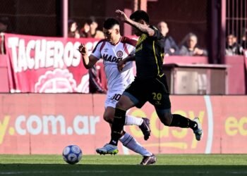 Lanús se lleva el triunfo sobre Defensa en el último suspiro
