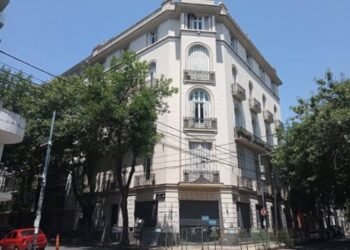 Mariano Recalde es dueño de un departamento en el edificio de Cristina Kirchner