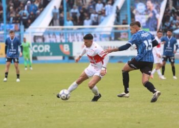 Morón se impone ante Racing de Córdoba y recupera la cima en la Primera Nacional 2026