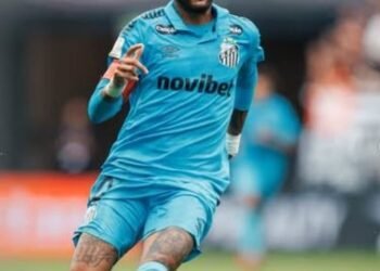 Neymar Jr. critica el mal estado del césped en Santos: “El peor que hemos tenido”
