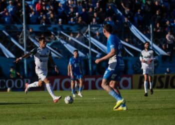 Sarmiento se impone ante Estudiantes y suma vitales tres puntos en la lucha por la permanencia
