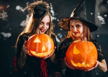 Cuidado con las lentes de contacto cosméticas en Halloween: riesgos para la salud ocular
