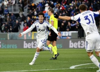 El Como de Paz y Perrone se acerca a la cima tras vencer al Sassuolo