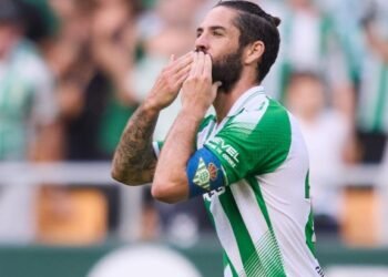 El Real Betis se impone con contundencia ante Osasuna y se mantiene en la cima de LaLiga