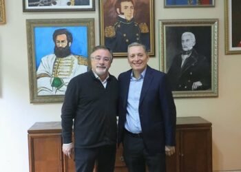 Fernando Gray presenta su modelo de gestión al Partido Federal