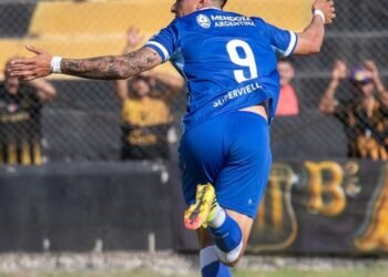 Godoy Cruz arrasó a Mitre y se mantiene en la lucha por el ascenso