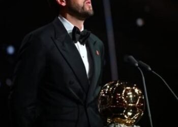 Harry Kane se lleva el Balón de Oro y sueña con inspirar a las nuevas generaciones