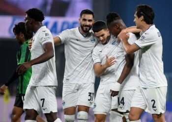Lazio asalta la cima de la Serie A con un festival de goles y Nico Paz brilla en Como