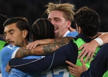 Lazio se aferra a la cima de la Serie A tras vencer a Parma