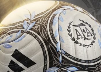 Llega la nueva pelota del Superclásico: homenaje a la gambeta