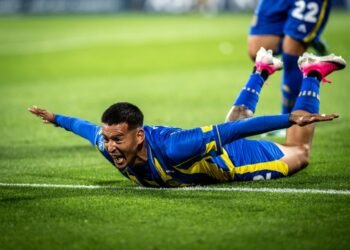 Rosario Central se afianza como líder tras vencer a Huracán